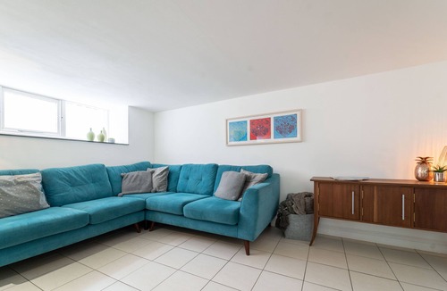 St Ives Apartment | Mariner’s Belle, Downalong – Sleeps 6 - Off-Site Parking – Dog Friendly