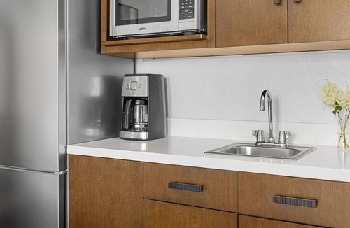 Palm Desert Resort | Marriott's Desert Springs Villas I - STUDIO + Kitchenette + Full Bath Sleeps 4