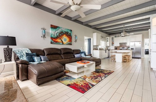 El Mirador House | Massive 5 Bedroom Estate - Walk/bike ride distance to downtown Palm Springs
