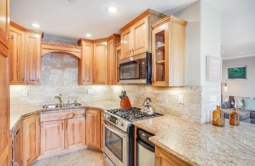 South Mission Beach House | Massive Dream Beach Home - Dog Friendly, AC, Steps2Sand
