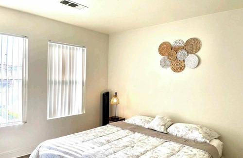 Boyle Heights House | Master Bedroom In Boyle Heights Private Community