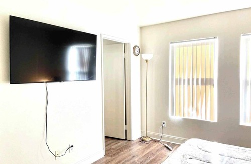 Boyle Heights House | Master Bedroom In Boyle Heights Private Community