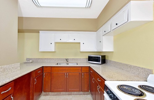 Southwood Riviera Hotel | MC Pacific Inn & Suites