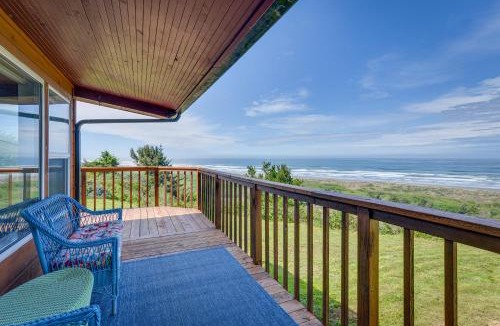 McKinleyville House | McKinleyville Getaway with Hot Tub and Ocean Views!