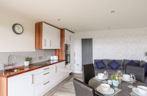 Corwen Cottage | MEADOW LODGE, pet friendly, country holiday cottage in Corwen