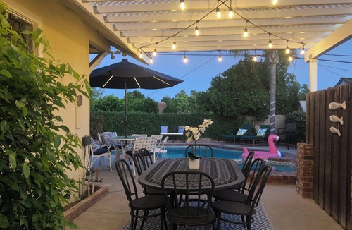 Burbank House | Media City Hillside House- 4 BR with Pool & Fiber 1GB Internet