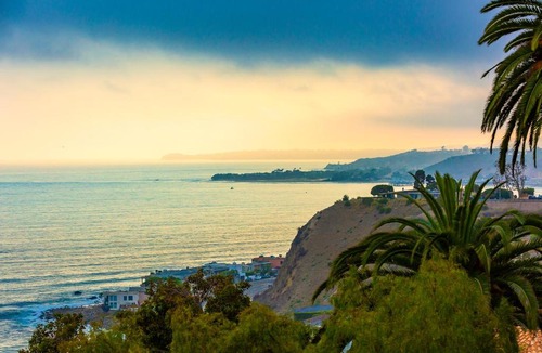 Eastern Malibu House | Mediterranean Villa