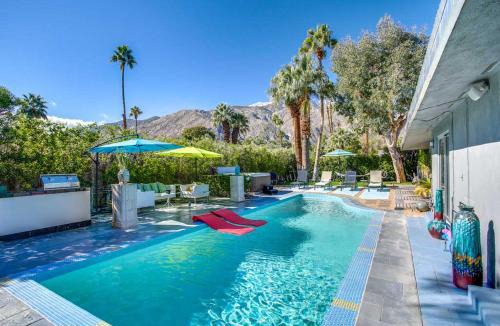 El Mirador House | Meet Me in Palm Springs! Permit# 4146