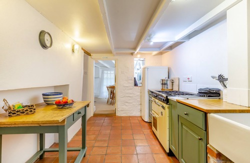 Little Petherick House | Melyn Wood Cottage - Five Bedroom House, Sleeps 10