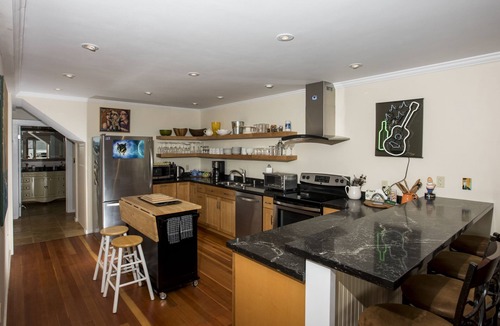 Mendocino House | MENDO VILLAGE LUXURY OCEANFRONT PENTHOUSE, DOG FRIENDLY, VIEWS, WALK EVERYWHERE!