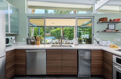The Mesa House | Mesa Mid-Century – Chic Poolside Escape