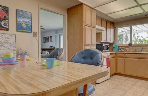 Hermosa Village Bed & Breakfast | Mickey’s Playhouse-Steps From Disney-Free Parking