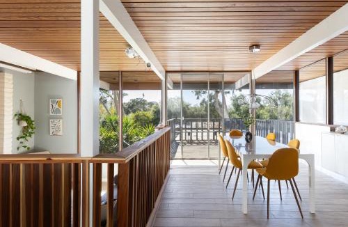 Felicita House | Mid-century Masterpiece With Pool , Spa & Bbq