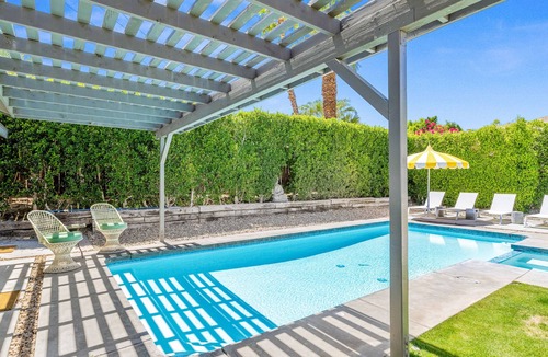 Cathedral City Cove House | Mid-century modern home with pool, pool spa, grill, & casita with kitchenette