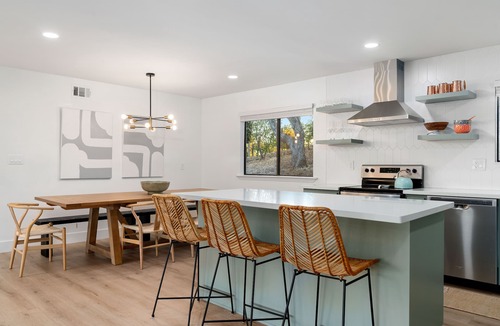 Loomis House | Mid Century Modern Escape 4 Br w/Pool - 1.7 acres