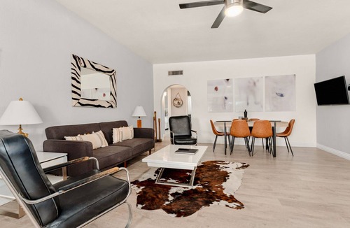 Morongo Valley House | Mid-mod ranchette privately located 20 mins from Palm Springs and 30 mins from JT