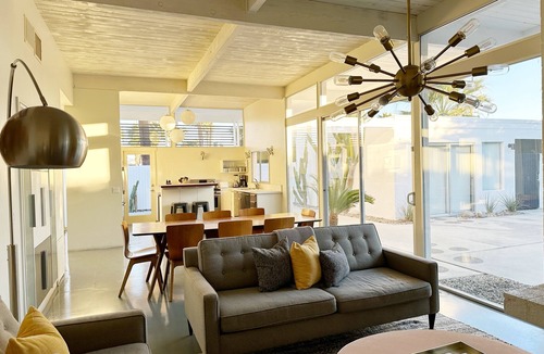 Twin Palms House | MidCentury Modern Pool Home in Twin Palms area. "Living Retro" Cover Home - Retr