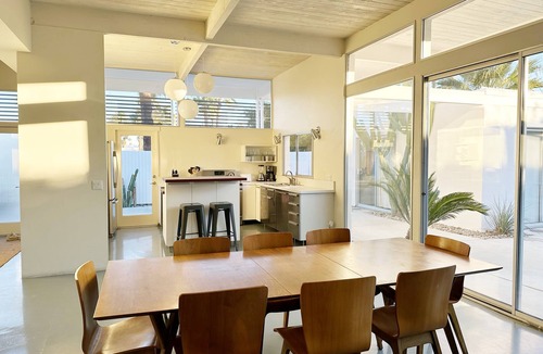 Twin Palms House | MidCentury Modern Pool Home in Twin Palms area. "Living Retro" Cover Home - Retr
