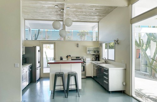 Twin Palms House | MidCentury Modern Pool Home in Twin Palms area. "Living Retro" Cover Home - Retr