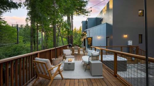 Healdsburg House | Mill Creek by AvantStay Modern Design Patio Hot Tub