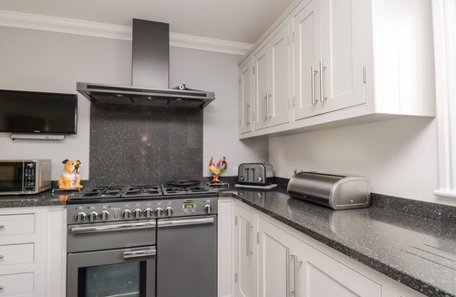 Eamont Bridge Cottage | MILL END, pet friendly, luxury holiday cottage in Penrith