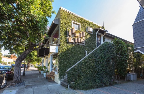 Mill Valley Apartment | Mill Valley Hot Spot in the Center of Town