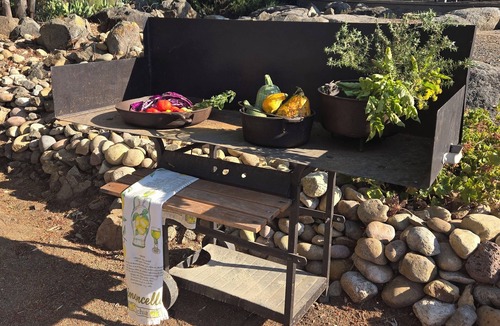 West Ridge House | Mini farm vibe stationary RV in No.n San Diego County with WiFi, AC. TV. Views.n