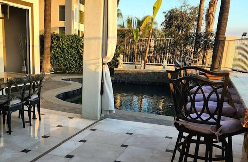 Coto de Caza House | Mini Mansion