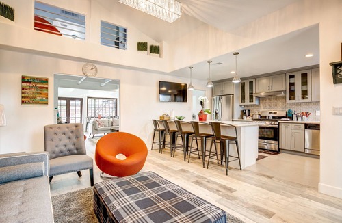 Riverview West House | Mini Villa close to beaches Disneyland and much more!