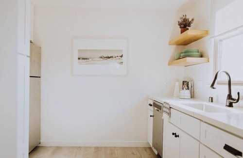 Solana Beach Apartment | Minimalist, High End Design - Solana Surf Loft