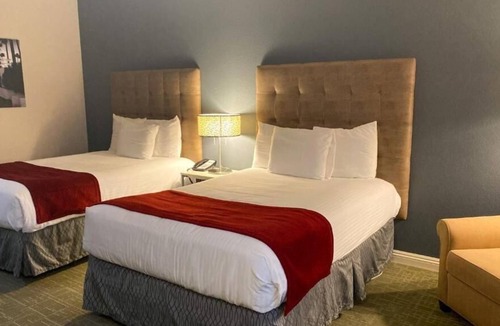 Torrance House | Minutes Away from Torrance Beach and Hermosa Beach! FREE On-site Parking!