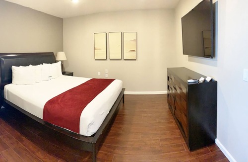 Torrance Hotel | Minutes Away from Torrance Beach and Hermosa Beach! FREE On-site Parking!