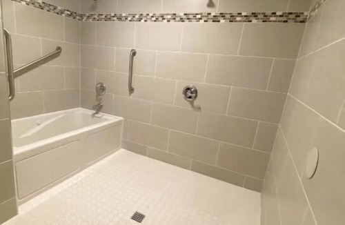 Torrance Hotel | Minutes Away from Torrance Beach and Hermosa Beach! FREE On-site Parking!