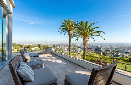 The Bird Streets Villa | Mockingbird Estate