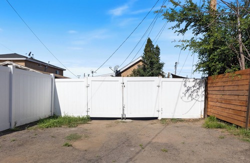 Placentia House | Modern 1-Bed Home in Placentia w/Smart TV, Wifi, Parking near DIsneyland