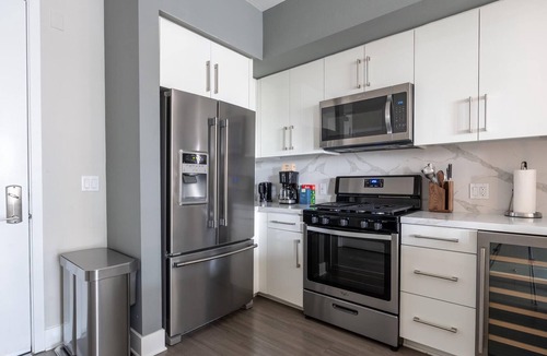 Airport Area Apartment | Modern 1BR in Irvine, Parking + Pet-Friendly