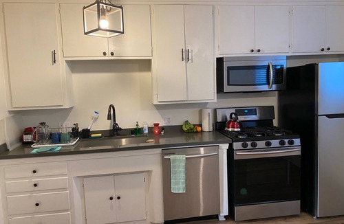 North Hollywood Condo | Modern 2/1 Creative Space