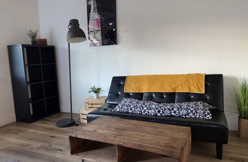 North Hollywood Condo | Modern 2/1 Creative Space