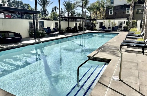 Cerritos Apartment | Modern 2 bed/2 bath near Disneyland