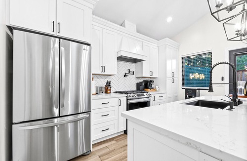 Berryessa House | Modern 2-Bed Family Haven 🏡 Pet-Friendly + EV Charging 🐾⚡