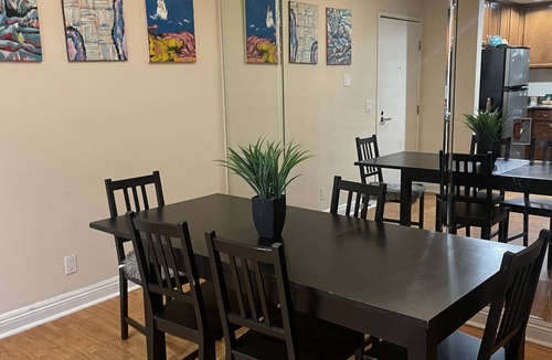 La Brea Apartment | Modern 2 BR near Grove & LACMA