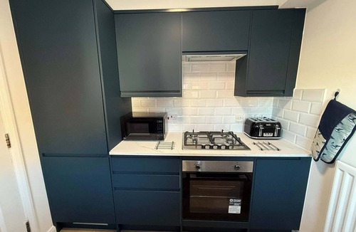 Newham Apartment | Modern 2BDR Flat in East London Near Beckton DLR