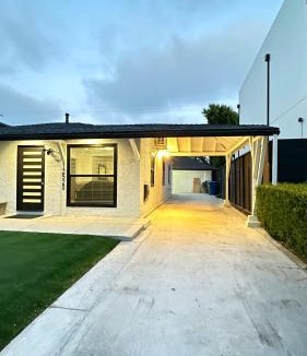 Del Rey Bed & Breakfast | Modern 2BR Stylish & Cozy Unit