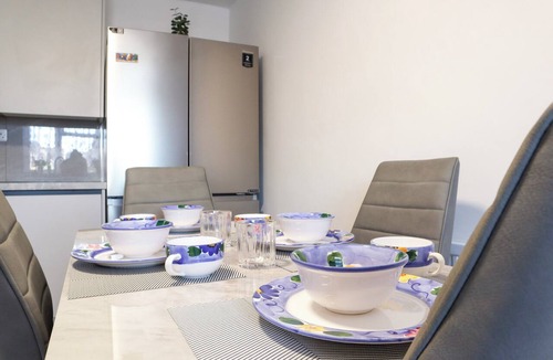 Custom House House | Modern 3-Bed Home by ExCeL Centre & City Airport