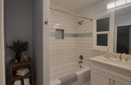 Tustin House | Modern 4 Bedroom Home - 15 mins from Disneyland