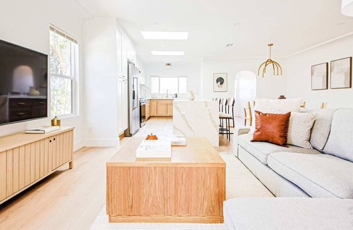 Elysian Heights Villa | Modern 4B3B Villa near Sunset Blvd