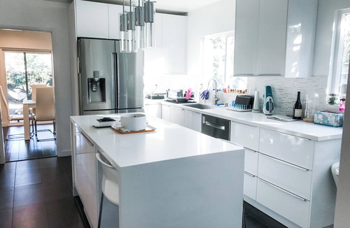 Valley Glen House | Modern 5bdr House with hot tub 7 min from Universal studios