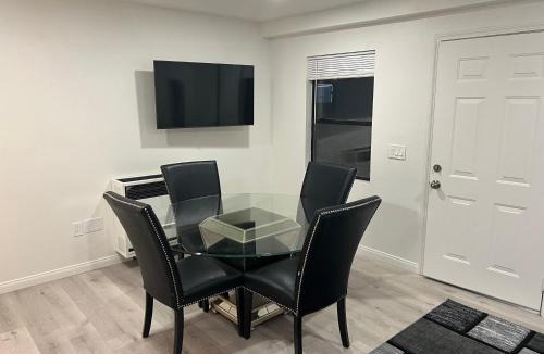 La Mesa Apartment | Modern and charming 1 bed first floor apartment