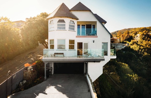Pacific Palisades House | Modern and spacious 4 bedroom house, spectacular ocean views