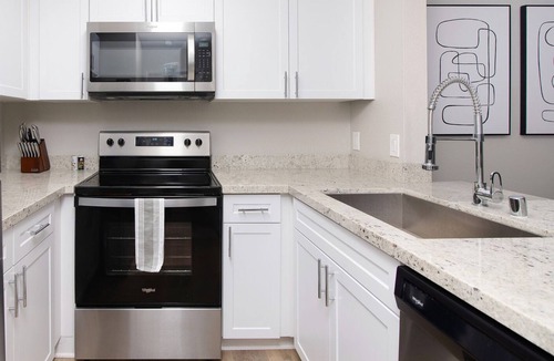 Tustin Apartment | Modern Apartment in Prime Location (ID8449X41)